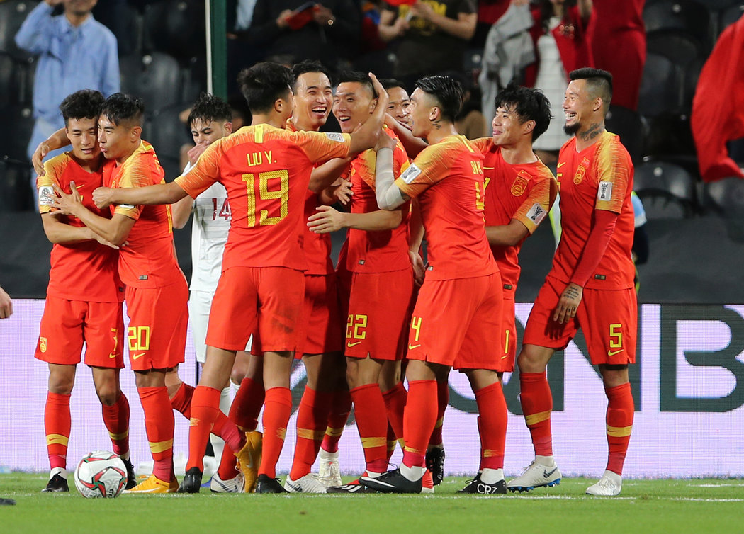 半场战报：申花2-0津门虎，阿苏埃破门，吴曦点射